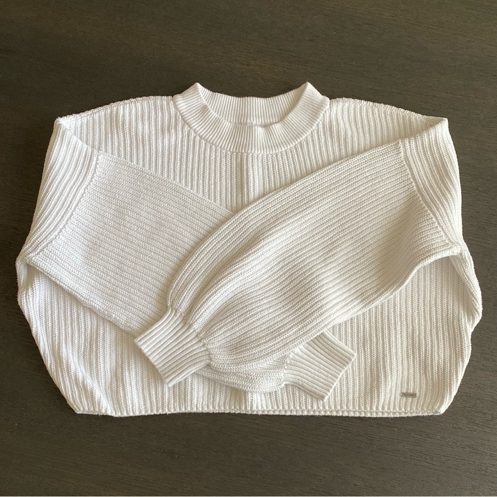Hollister White Ribbed Sweater
